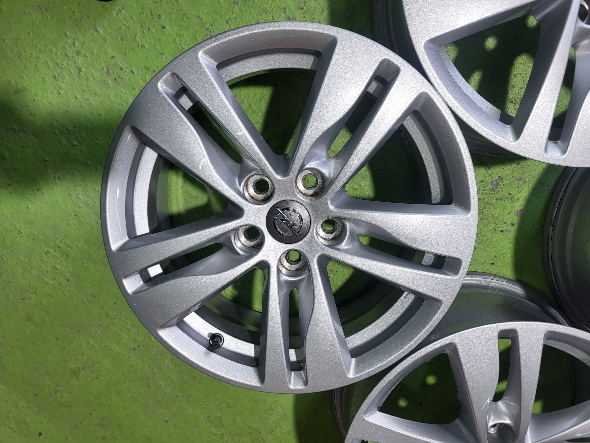 16 5x105 Opel лети джанти 5х105 опел