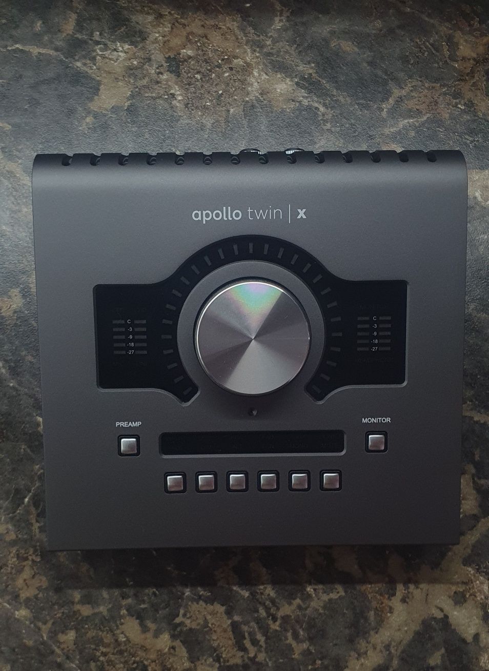 Продам Apollo twin x Новая