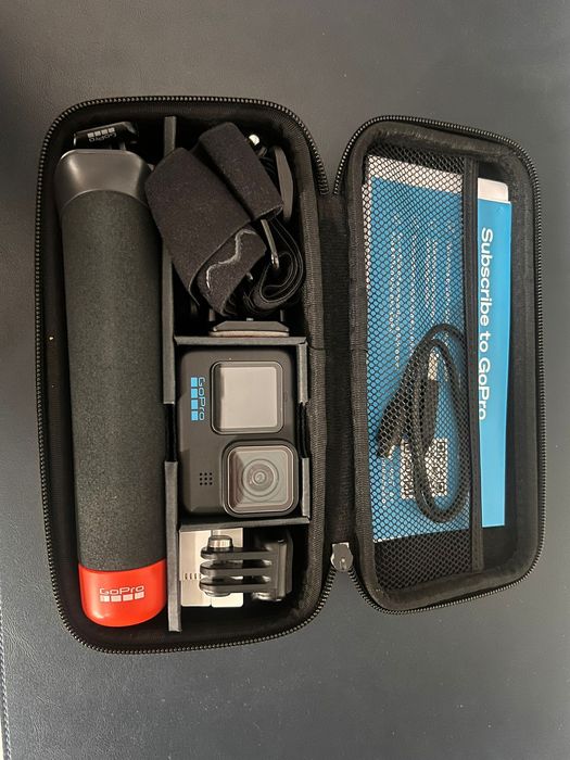 GoPro Hero 11 Bundle + husa & body strap cadou