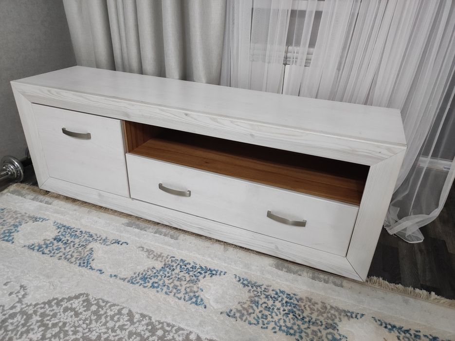 Продам тумбу и зеркало