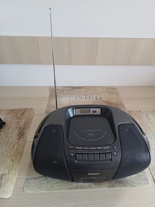 Vand radio casetofon Panasonic cu MP3