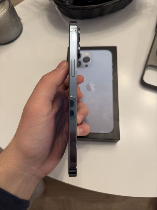 Iphone 13 pro max 256gb, albastru in state foarte buna