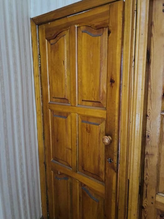 Межкомнатные двери из натурального дерева