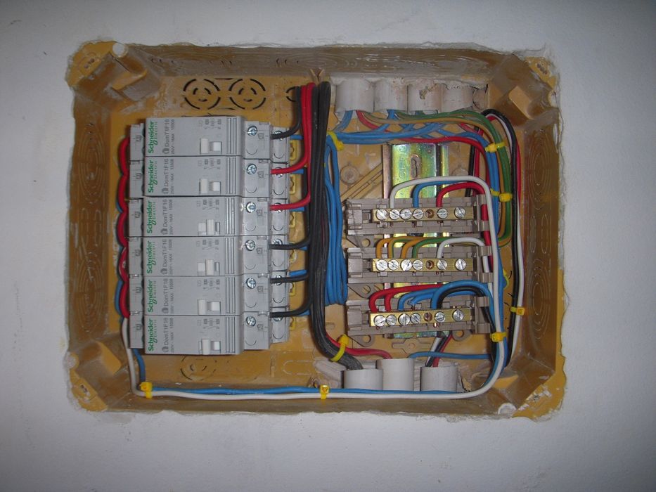 Electrician - Instalații electrice - Automatizari KNX