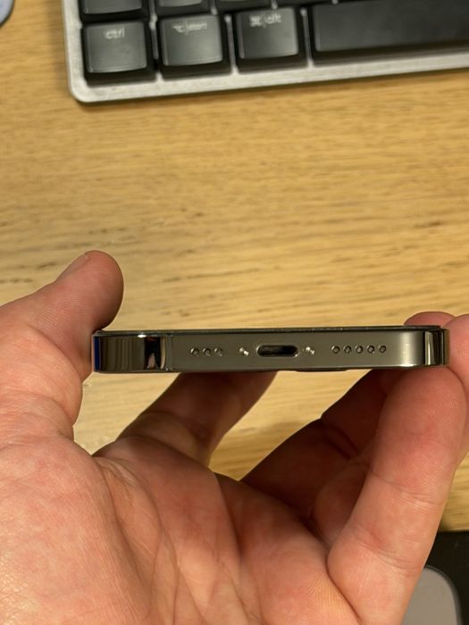 iPhone 13 Pro 256 GB Graphite 77% bat