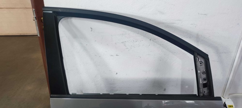 Usa fata dreapta volkswagen vw touran 1T2 cross cod vopsea LD7S