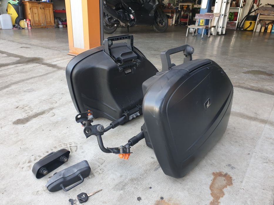 Honda integra NC  странични куфари - оригиналеи.