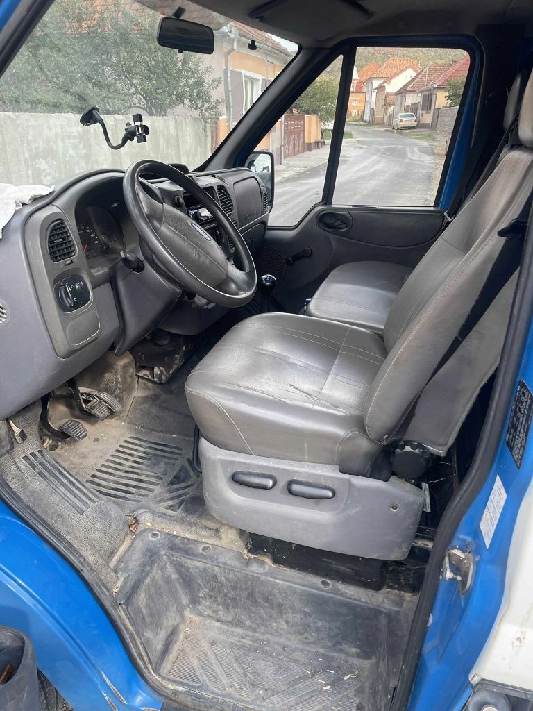 Ford transit  2004