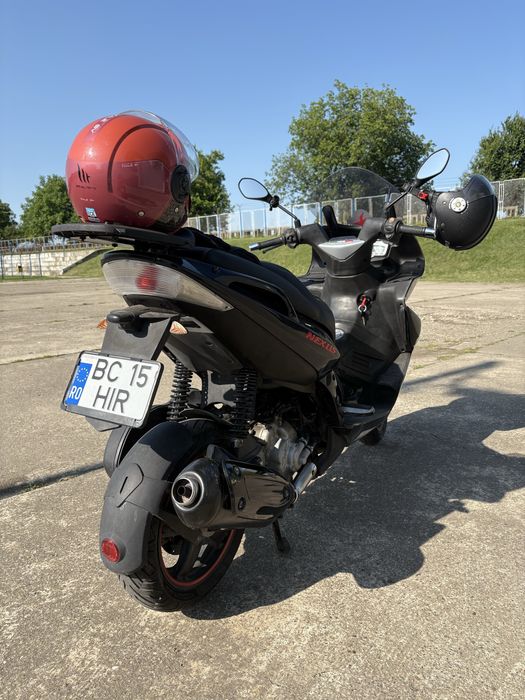 Maxi scuter Gilera nexus 250 in stare f buna