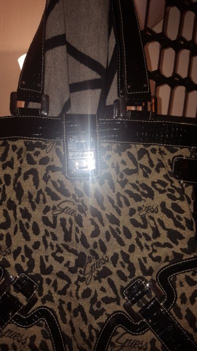 Geanta Guess animal print