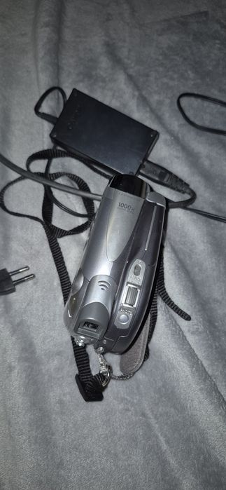 cameră video digitală Canon DC220.