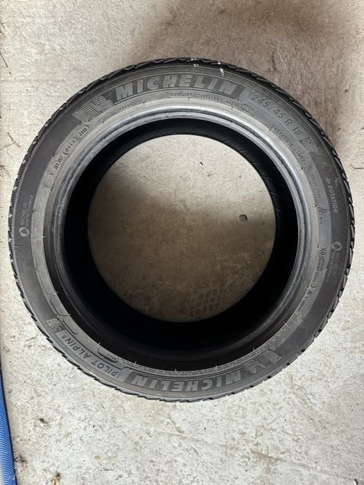 Зимни Гуми Michelin 245/45R18 100 V