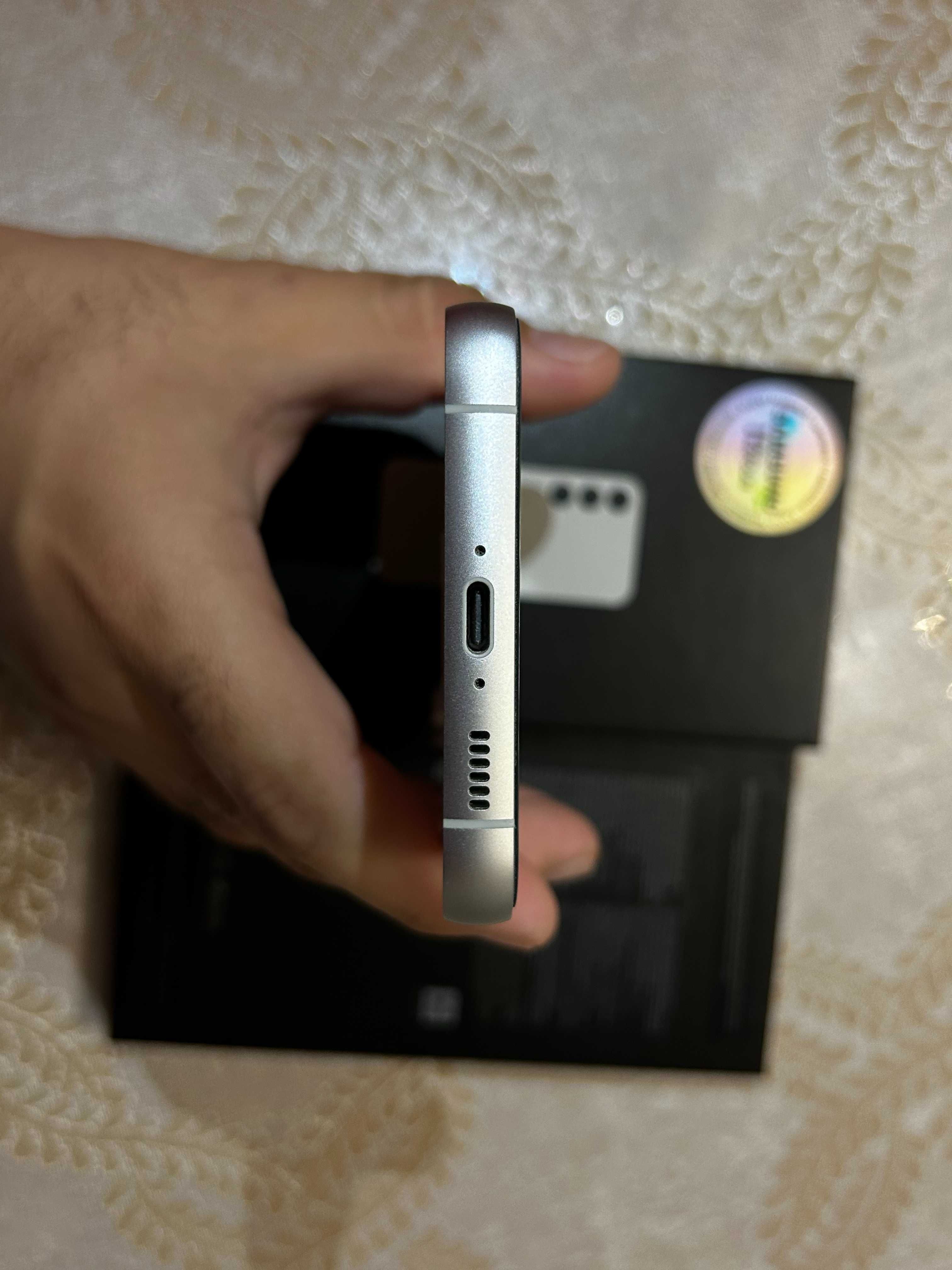 Samsung S 23 FE 128 GB Vietnam. Каробка.