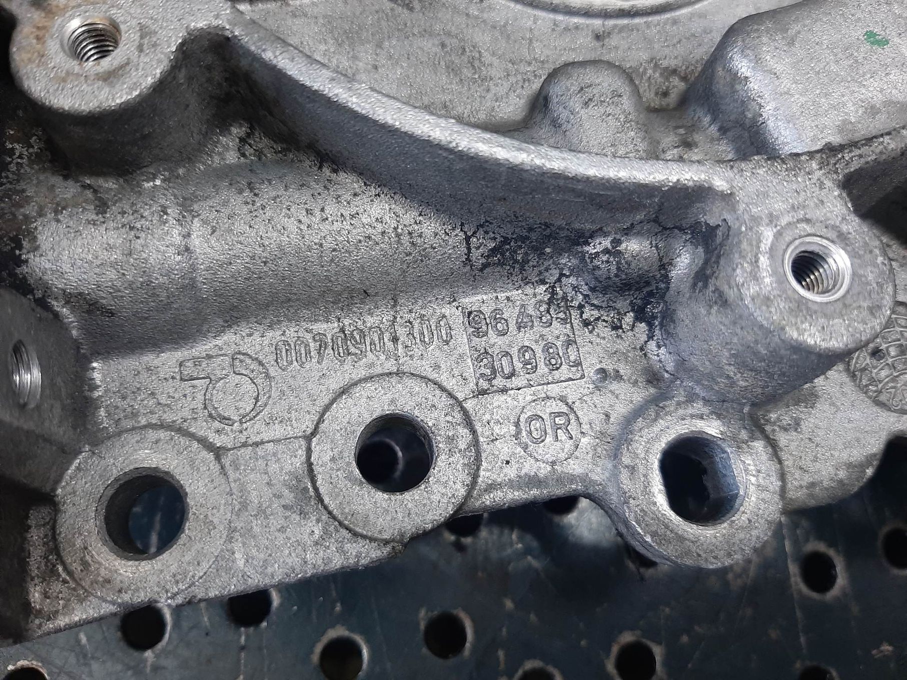 pompa ulei 1.4 hdi 8hx peugeot  206 307 1007 citroen c2 c3 xsara euro 3  9648530980
