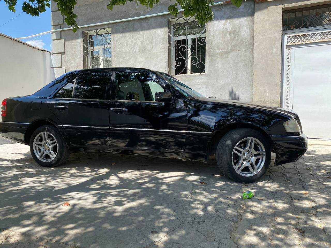 Mercedes Benz C200