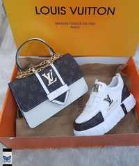 Set louis vuitton adidasi si geanta
36-40 290 lei
Geanta 290 lei
Set 4