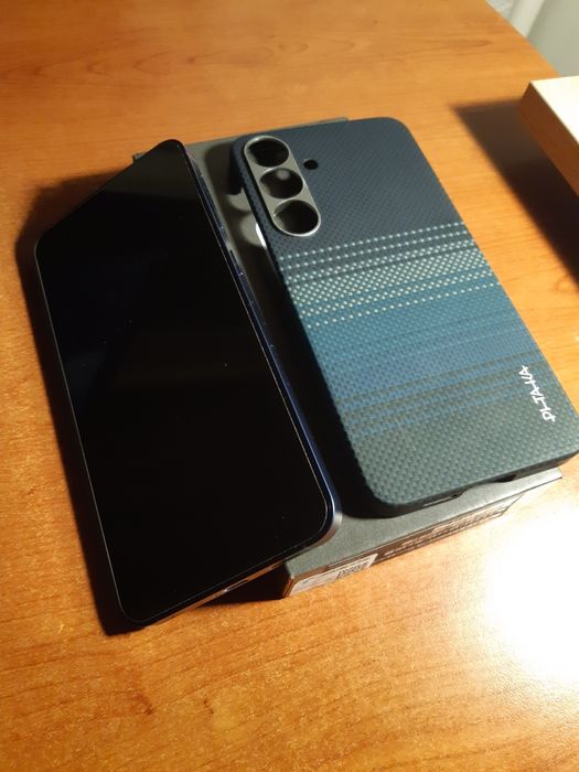 Vând Samsung Galaxy S25 Plus / S25+ 256 gb