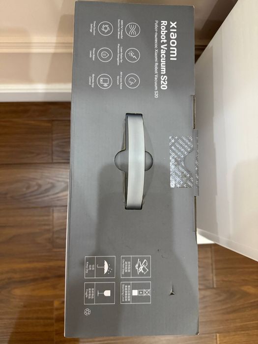 Продается почти новый Робот пылесос