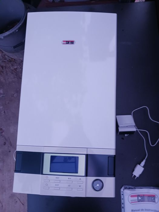 Centrala aer conditionat hibrid nou..Centrala  vaillant pentru piese,