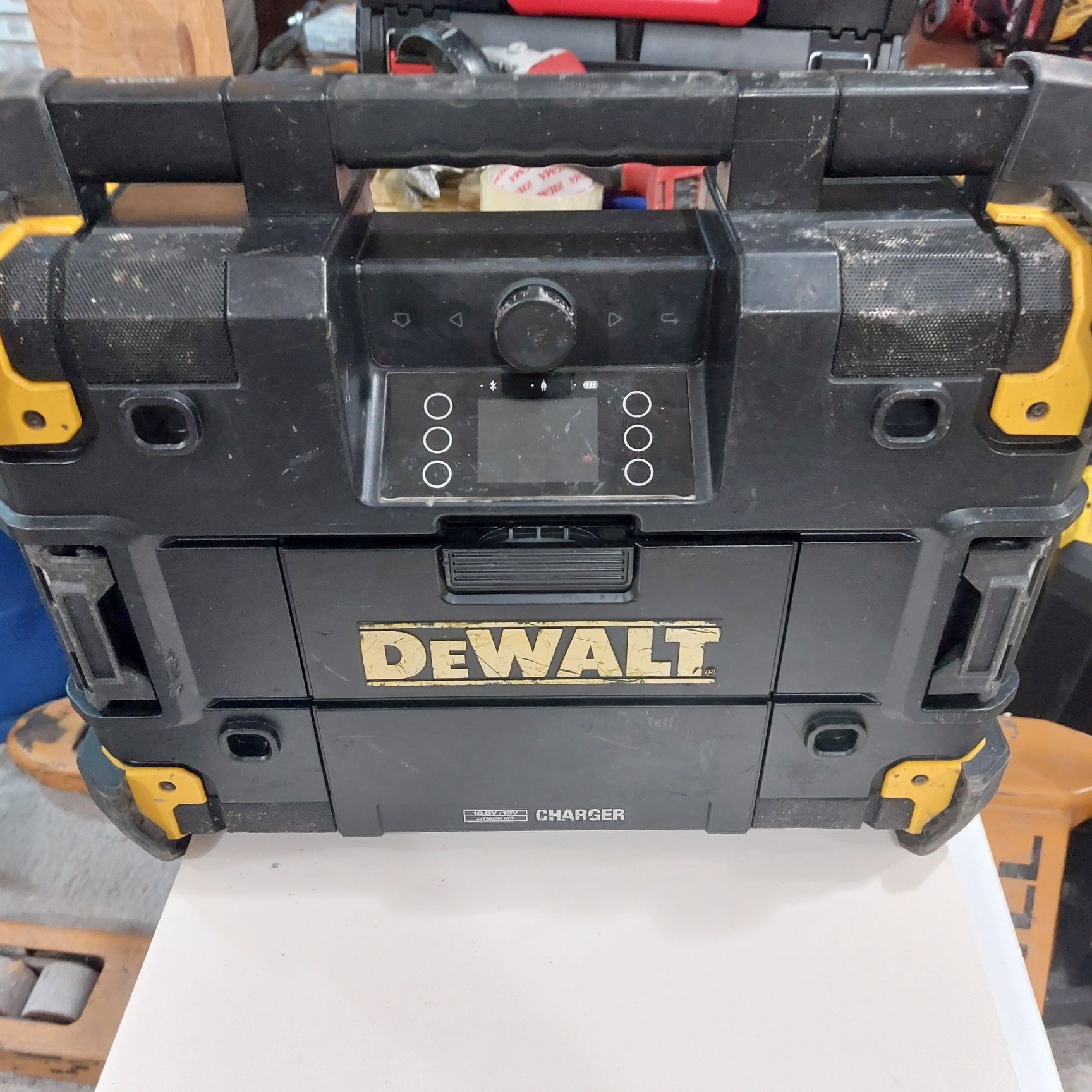 Dewalt DWST1-81079 T-stak радио зарядно Девалт 10,8 14,4 18V