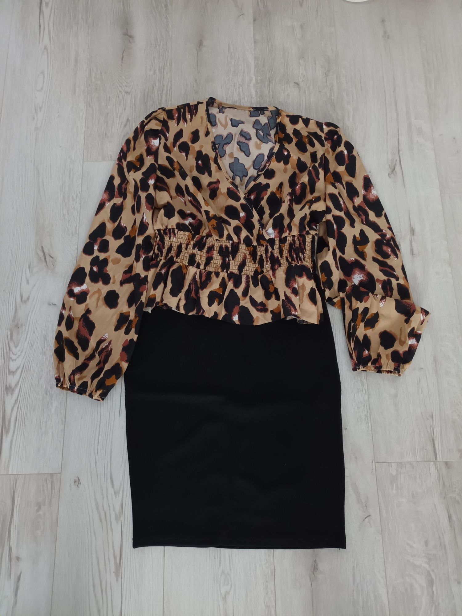 Set fusta cu bluza
