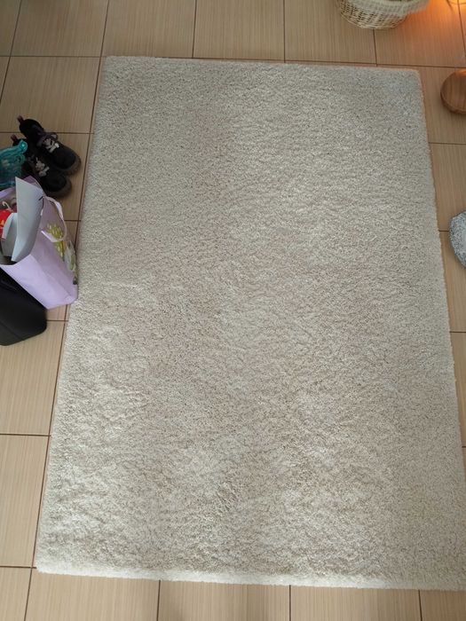 Covor bej, calitativ ca nou