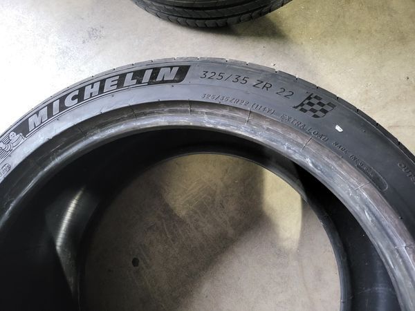 325/35/22 MICHELIN 2бр