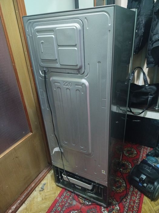 Холодильник Samsung RT22FARADSA +-2013 года. Сделано в Тайланде