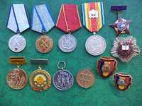 Lot medalii decoratii insigne comuniste vechi REZERVAT
