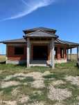 Casă cu 3 dormitoare, terasă , 591 mp teren, Leș