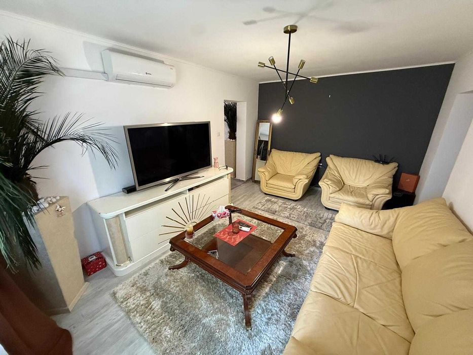 Mobilier sufragerie plus televizor cadou