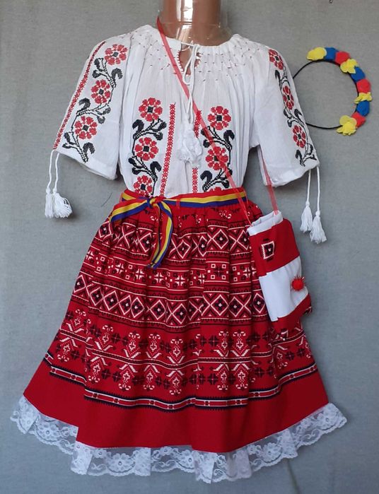 Costum popular pentru copii marimea 6 ( 7-8-9 ani) 265 lei