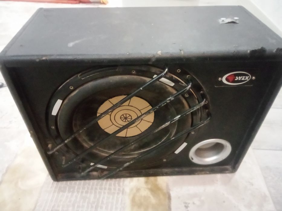 Сабвуфер  в хорошем состоянии