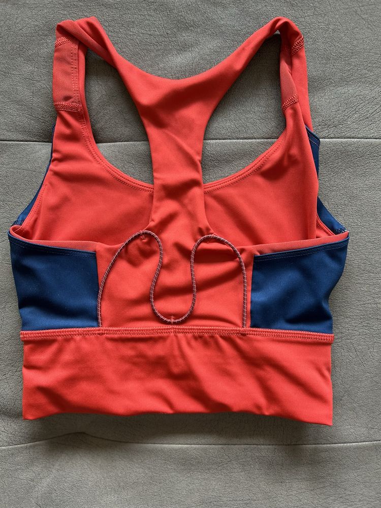 Спортно бюстие Adidas размер XS
