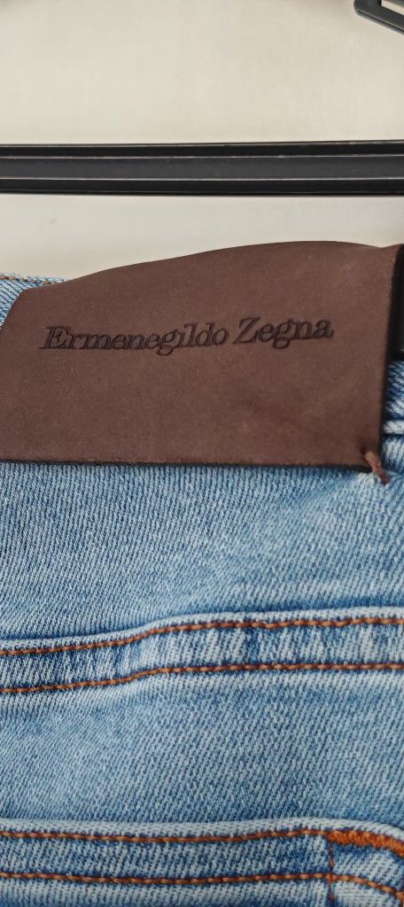 Vând jeans Ermegildo Zegna size 33