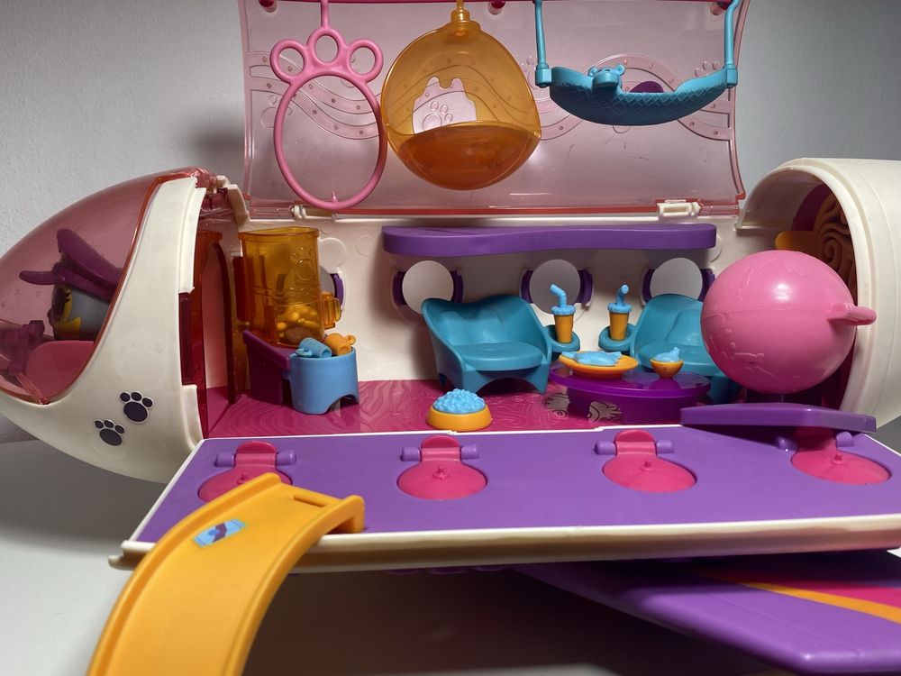 Игрушечный самолет LPS
