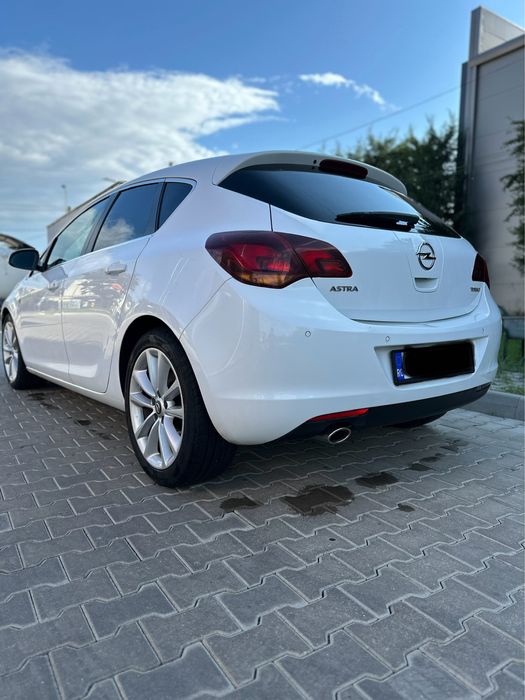 Opel Astra J..1.6 Turbo