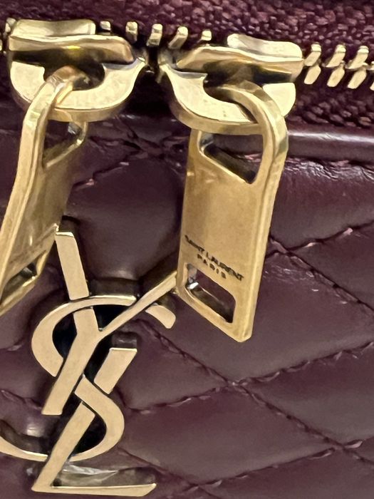 Чанта бордо на YSL vanity bag
