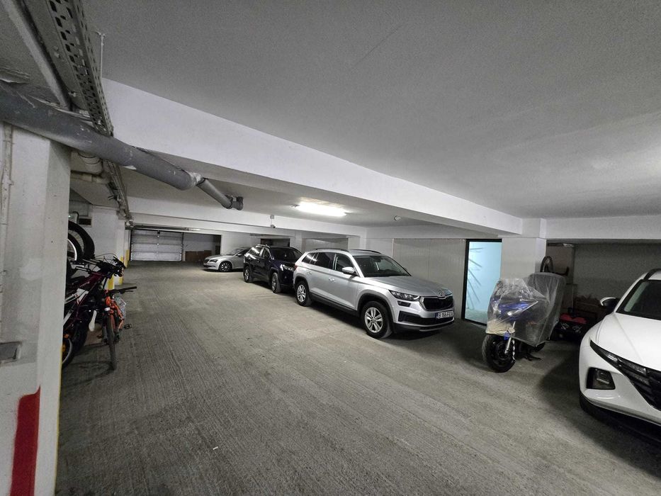 Ap 3 camere, zona Vest, complet utilat, 2 locuri de parcare  650€/lună