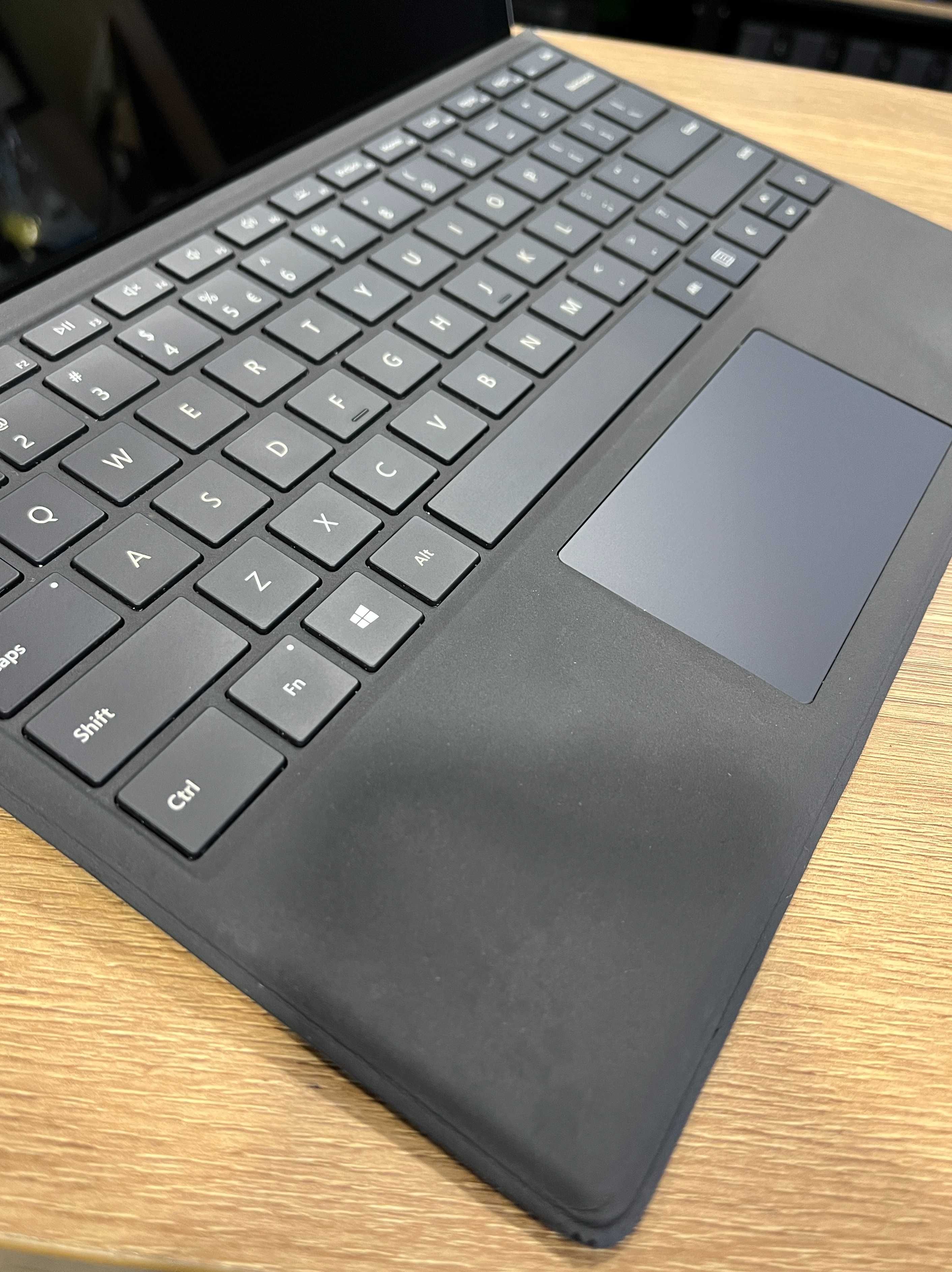 MICROSOFT SURFACE PRO 7. Core I7-1065G7 1.3/3.9 GHz. 16/512 GB