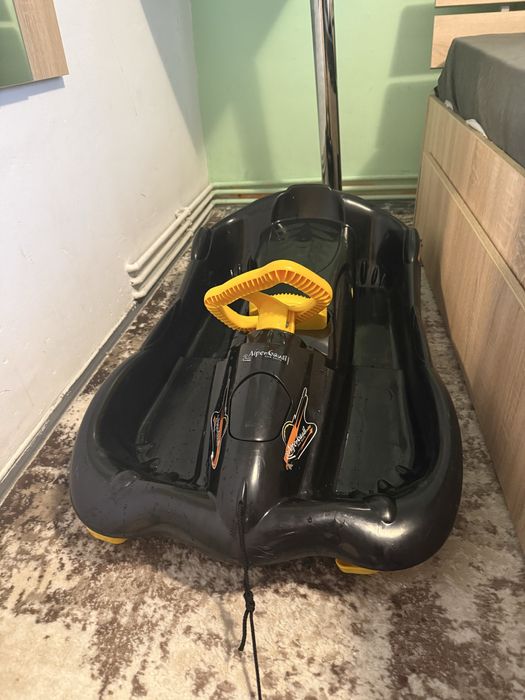 Sanie/Bob cu Volan si Frane metalice