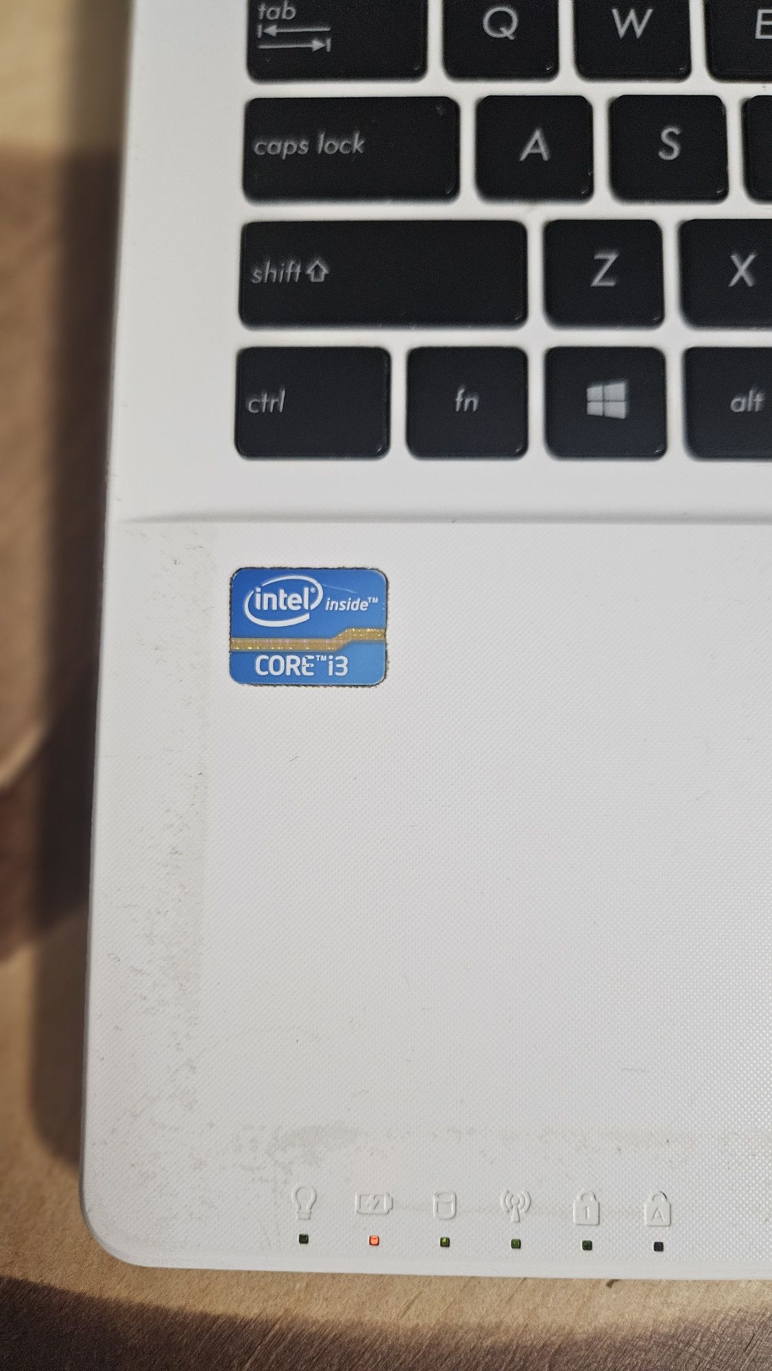 Срочно продаю Asus x550c