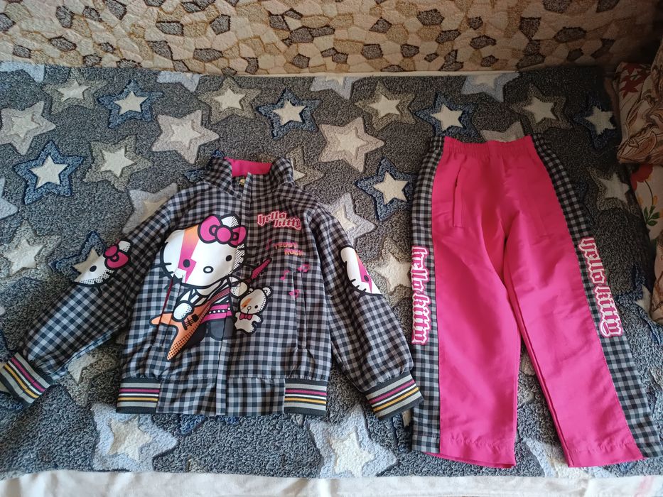 Продам лёгкий костюм весна осень!