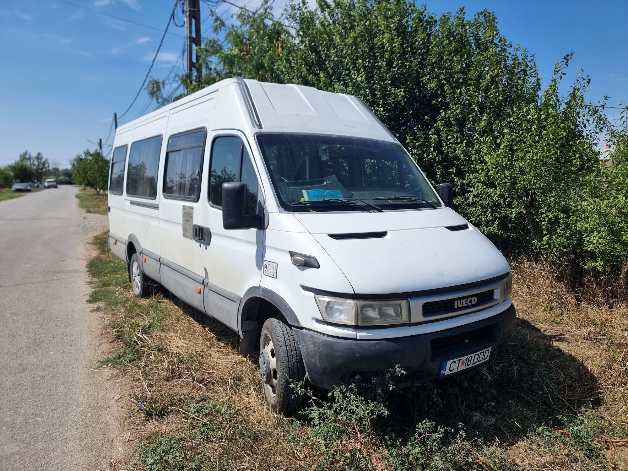 Vand microbuz  iveco cu locuri