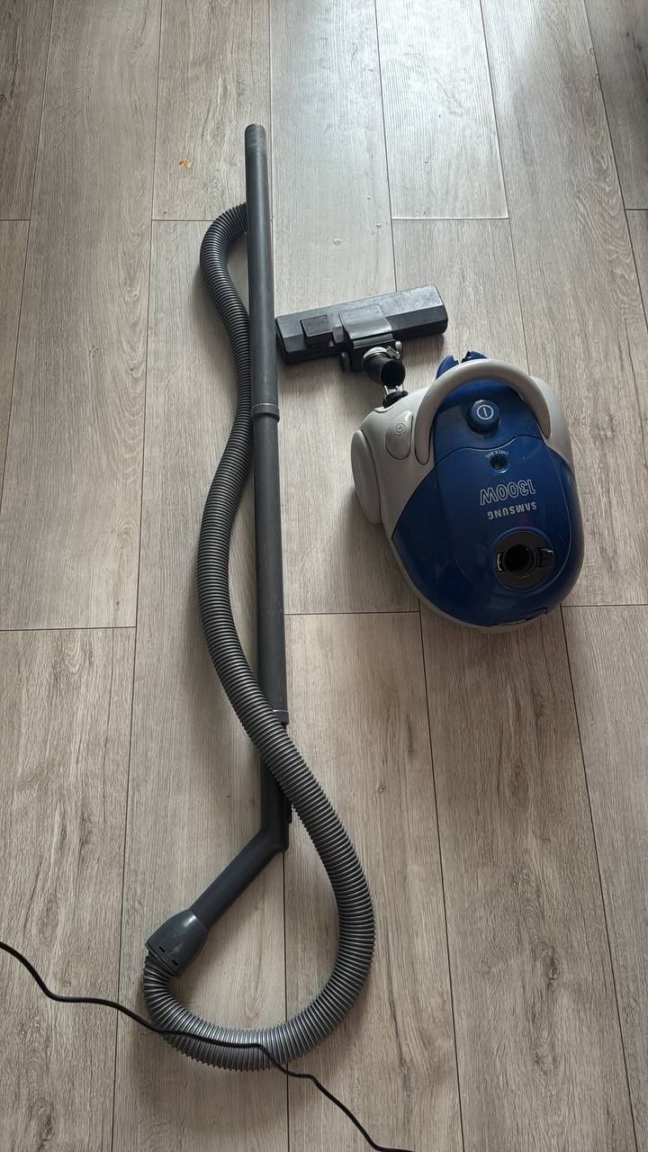 Пылесос Samsung 1300W