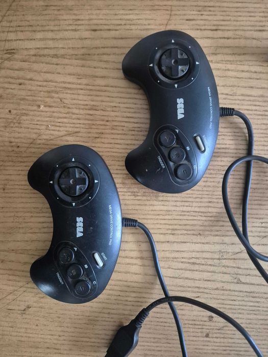 Vând controlere Sega Mega Drive