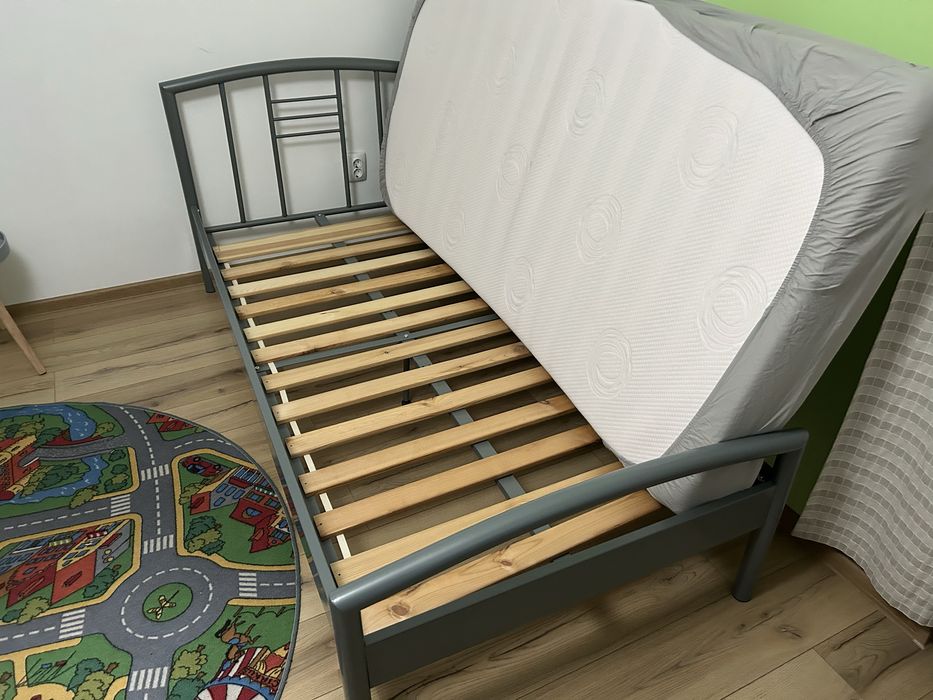 Pat marimea 90x200 cm, complet