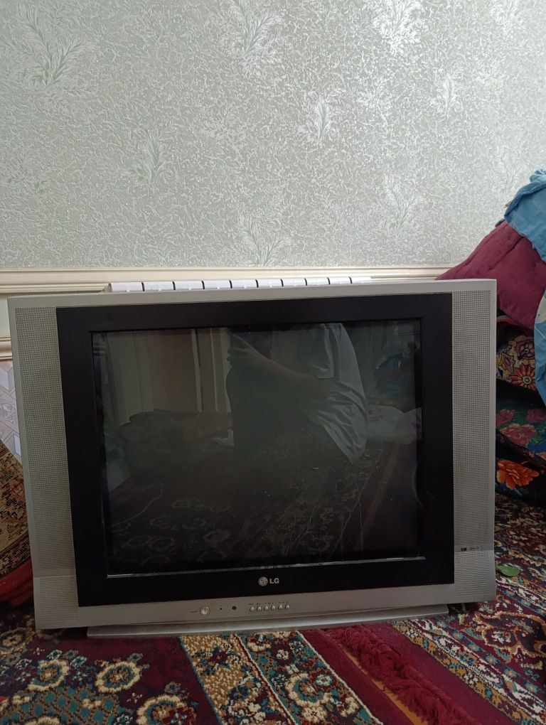 LG kattasi Ishlaydi, narxini yana kelishamiz