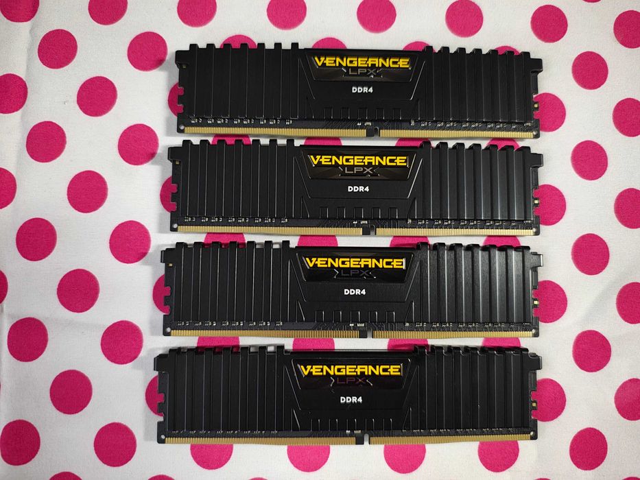 Memorie Corsair Vengeance LPX Black 32GB (4x8) DDR4 3200MHz Desktop.