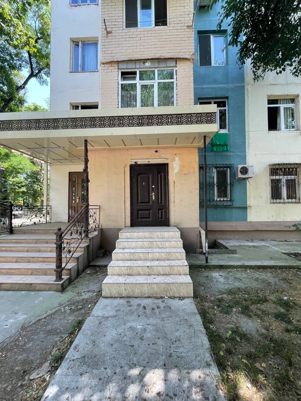 *1 комнатная. 1 этаж. Под нежилое